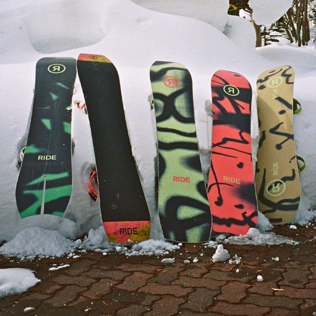 SNOWBOARDS